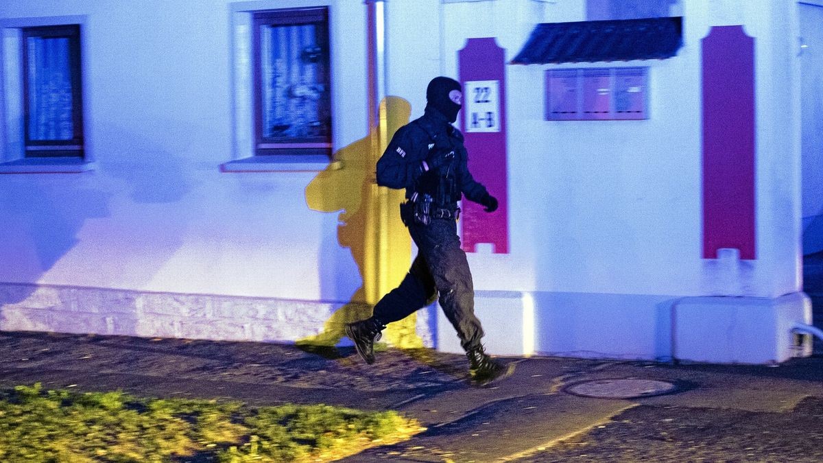 In mehreren Städten war die Bundespolizei Dienstagmorgen im Einsatz.