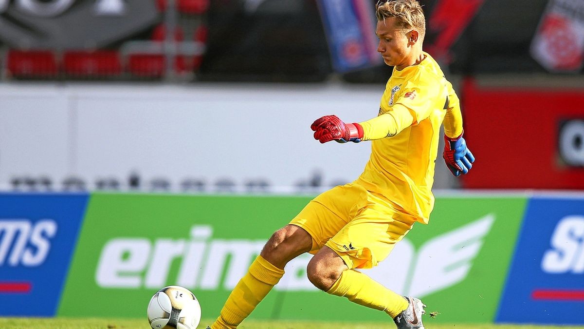 Der FC Rot-Weiß Erfurt hat am Sonntag sein Heimspiel in der Regionalliga gegen den BFC Dynamo Berlin mit 2:1 gewonnen.