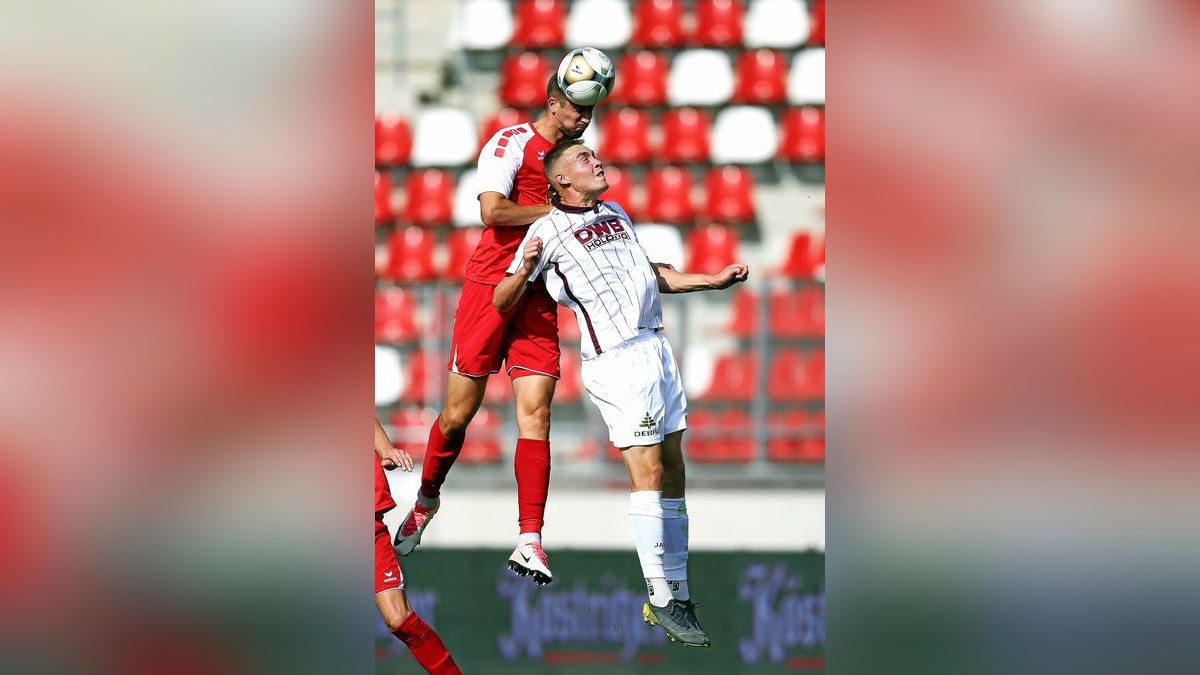 Der FC Rot-Weiß Erfurt hat am Sonntag sein Heimspiel in der Regionalliga gegen den BFC Dynamo Berlin mit 2:1 gewonnen.