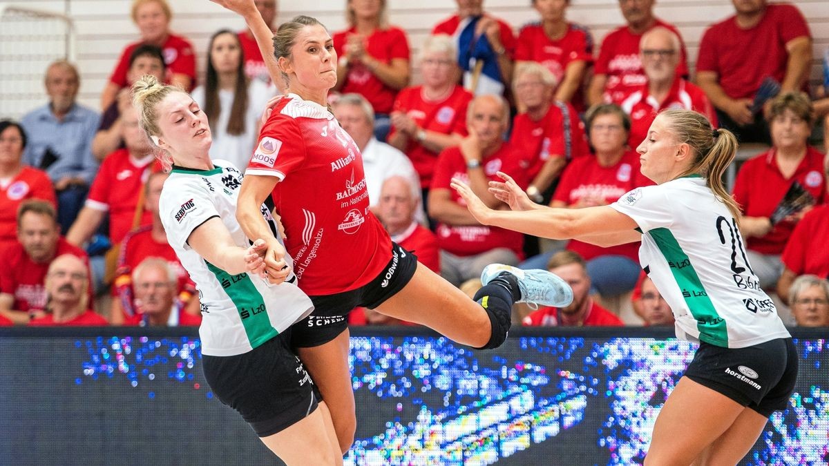 Mit 36:19 gewann der Thüringer HC gegen den VfL Oldenburg sein erstes Heimspiel in der neuen Saison der Handball-Bundesliga.