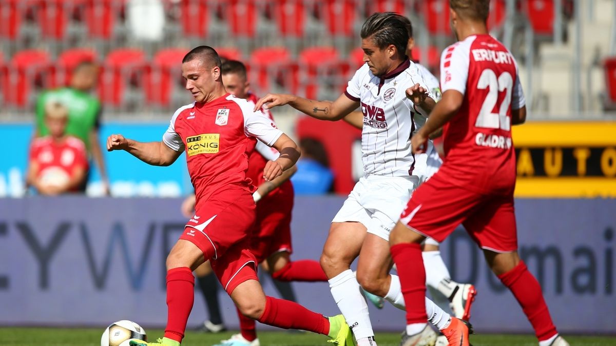 Der FC Rot-Weiß Erfurt hat am Sonntag sein Heimspiel in der Regionalliga gegen den BFC Dynamo Berlin mit 2:1 gewonnen.