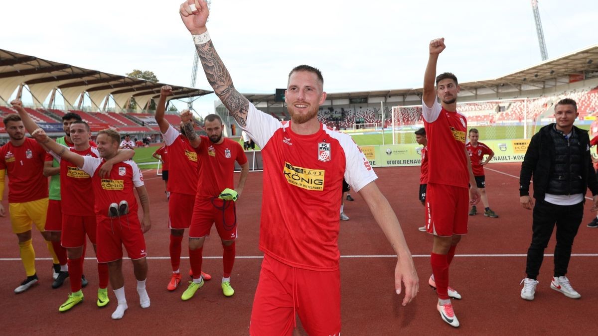 Der FC Rot-Weiß Erfurt hat am Sonntag sein Heimspiel in der Regionalliga gegen den BFC Dynamo Berlin mit 2:1 gewonnen.