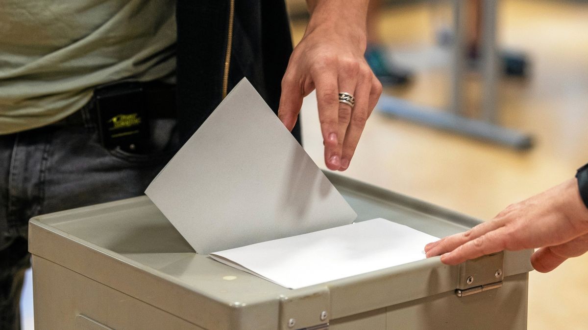 Nach Ansicht des Jenaer Politikwissenschaftlers Torsten Oppelland steuert Thüringen nach der Landtagswahl auf eine Minderheitsregierung zu. Symbol-