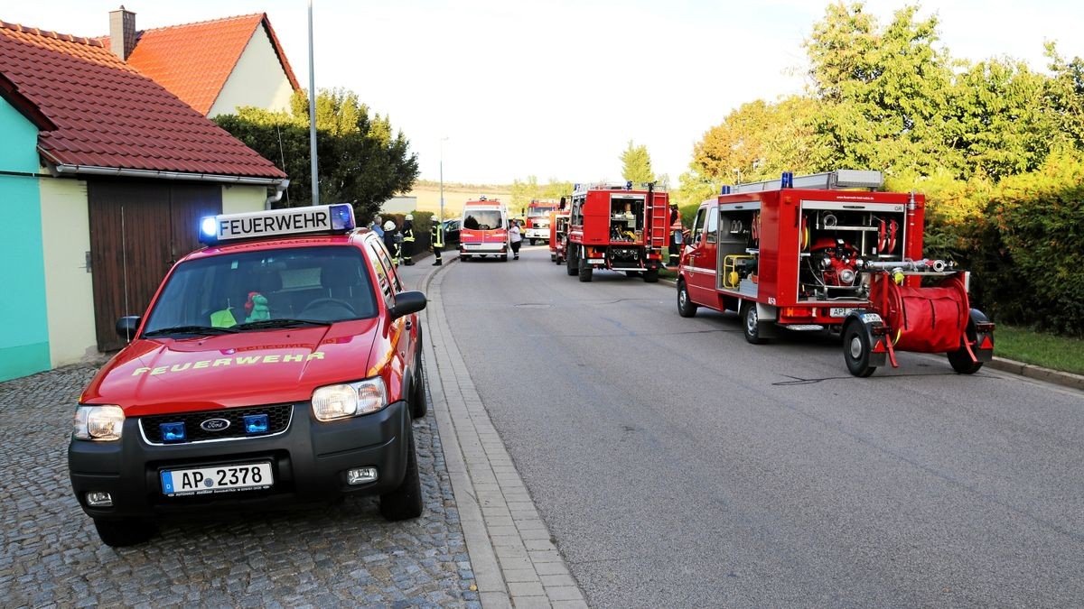 Zwei Notfallseelsorger sind im Einsatz, da die getötete Fußgängerin aus Reisdorf stammt.