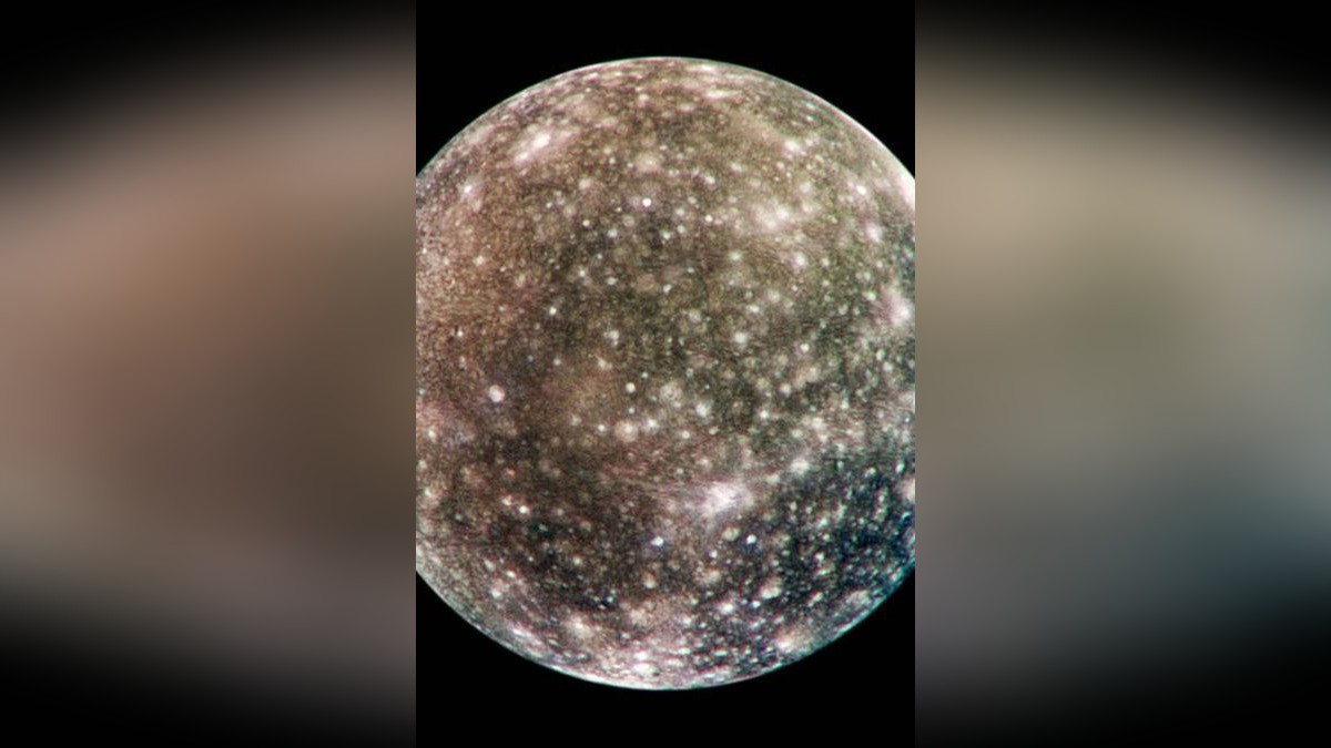 Platz 3: Callisto gehört auch zum Jupiter-System. Er ist der Mond, auf dessen Oberfläche es die meisten Einschlagskrater gibt. Sein Durchmesser beträgt 4821 km.