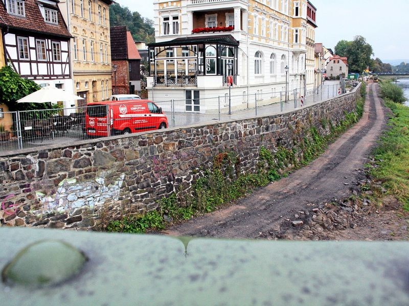 Die alte Mauer am Gries in GeraUntermhaus wird abgerissen