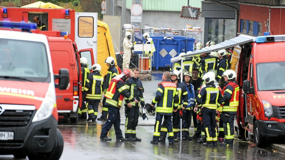 Großeinsatz von Feuerwehr und Rettungskräften an der Müllumladestation Großenlupnitz nach Verdacht auf radioaktive Strahlung in einer Schrottladung