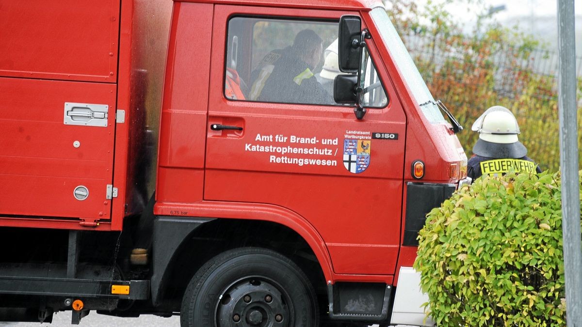 Großeinsatz von Feuerwehr und Rettungskräften an der Müllumladestation Großenlupnitz nach Verdacht auf radioaktive Strahlung in einer Schrottladung