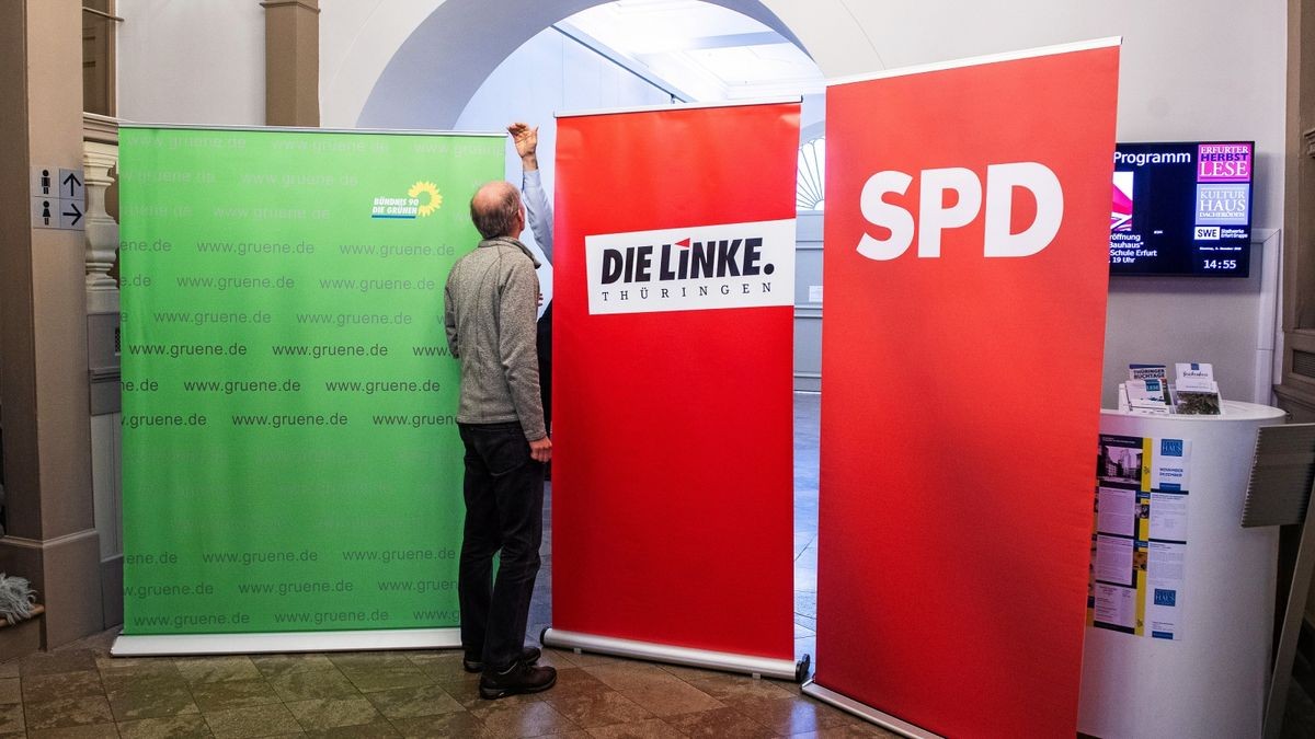 Vorbereitet: Nach der Landtagswahl sondieren die Spitzen von Linken, SPD und Grünen am Dienstag im Erfurter Haus Dacheröden.