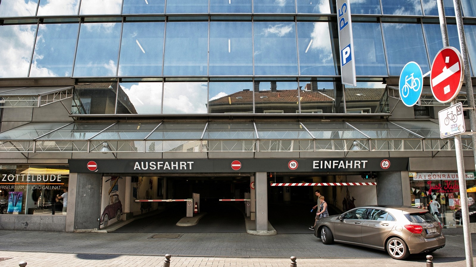 Parkhaus P5 - Flughafen Dortmund www.waz.de