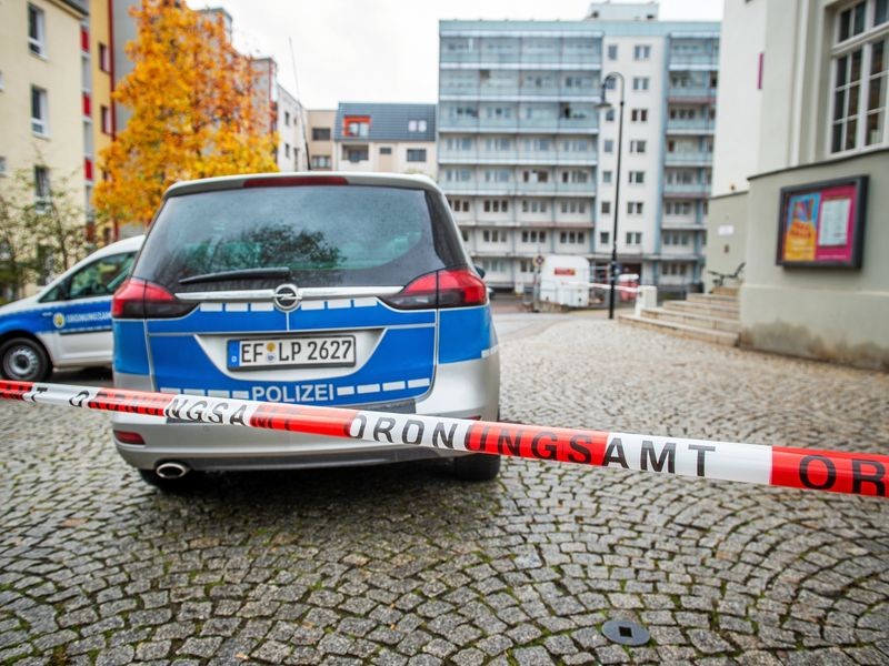 Debatte Wann müssen Polizisten spätestens am Tatort sein?