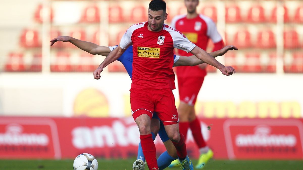 Fußball-Regionalligist FC Rot-Weiß Erfurt hat gegen Tabellenführer VSG Altglienicke ein 1:1 (1:1) erreicht. 