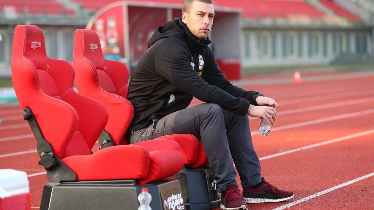 Fußball-Regionalligist FC Rot-Weiß Erfurt hat gegen Tabellenführer VSG Altglienicke ein 1:1 (1:1) erreicht. 