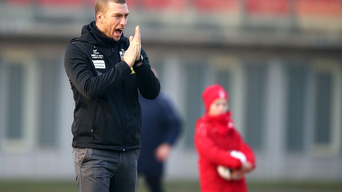 Fußball-Regionalligist FC Rot-Weiß Erfurt hat gegen Tabellenführer VSG Altglienicke ein 1:1 (1:1) erreicht. 