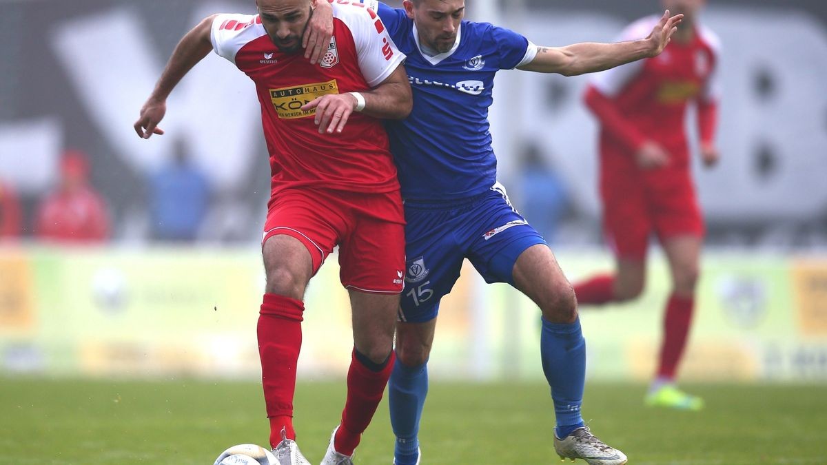 Fußball-Regionalligist FC Rot-Weiß Erfurt hat gegen Tabellenführer VSG Altglienicke ein 1:1 (1:1) erreicht. 