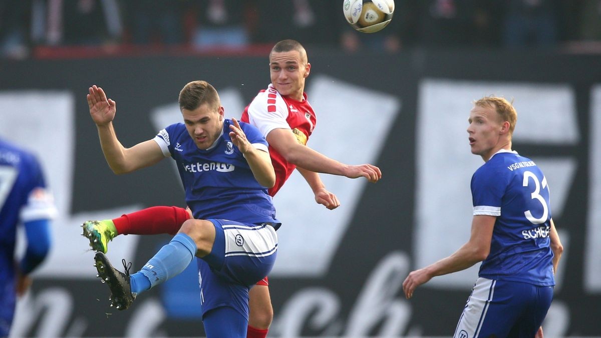 Fußball-Regionalligist FC Rot-Weiß Erfurt hat gegen Tabellenführer VSG Altglienicke ein 1:1 (1:1) erreicht. 