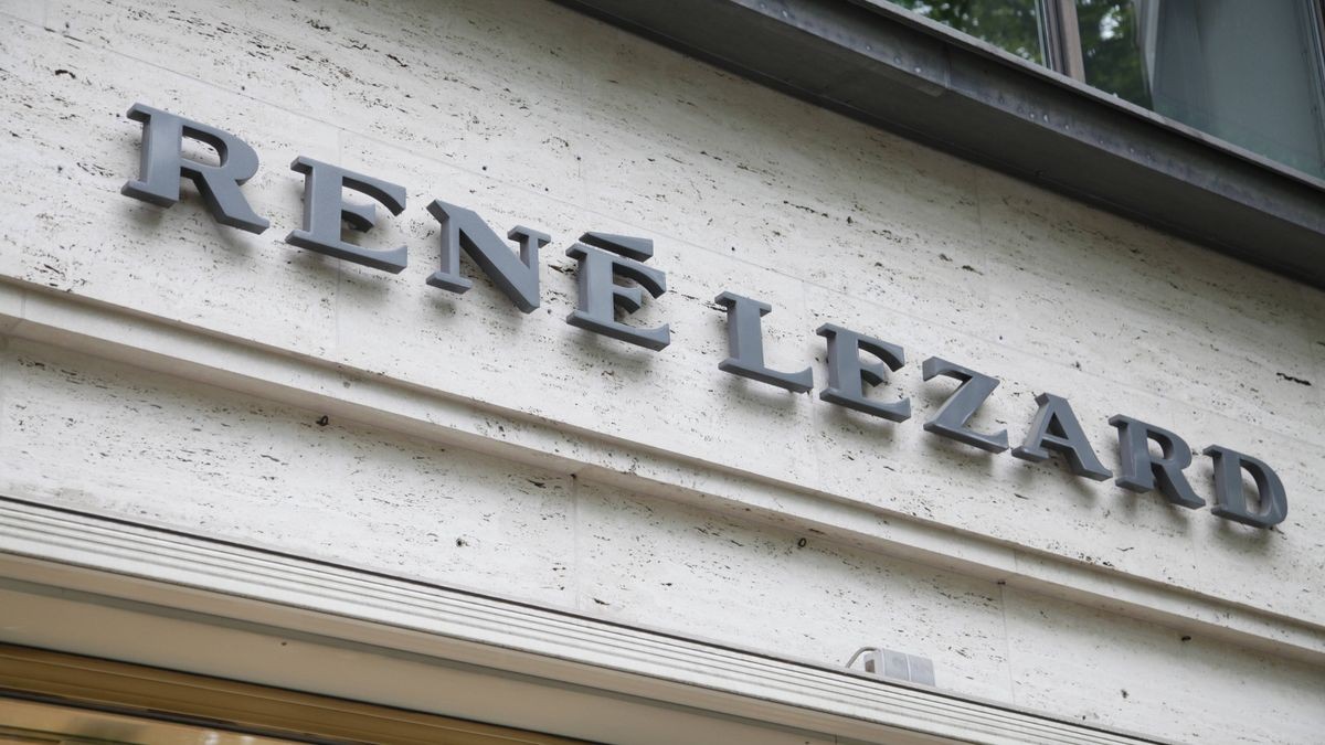 René Lezard schließt Geschäft am Jungfernstieg