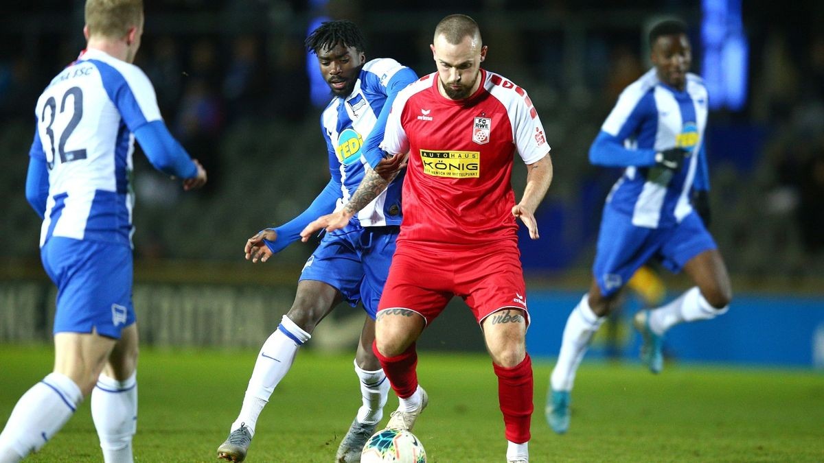 Durch ein 0:0 bei der zweiten Mannschaft von Hertha BSC Berlin hat sich der FC Rot-Weiß Erfurt einen Punkt in der Regionalliga erkämpft.