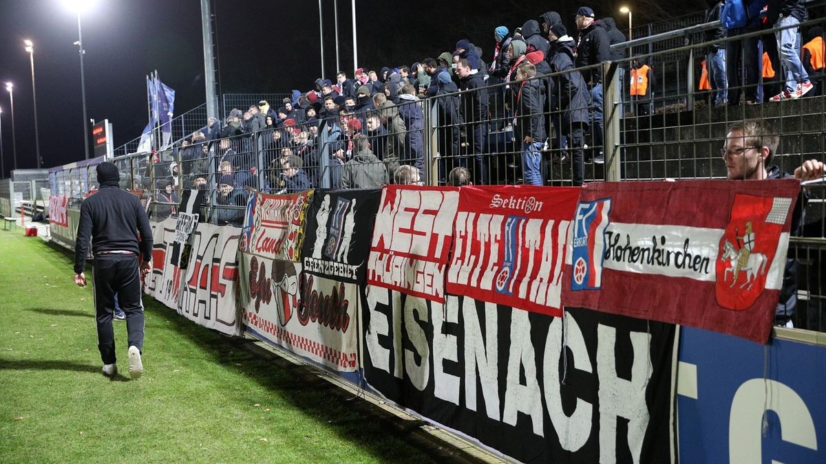 Durch ein 0:0 bei der zweiten Mannschaft von Hertha BSC Berlin hat sich der FC Rot-Weiß Erfurt einen Punkt in der Regionalliga erkämpft.