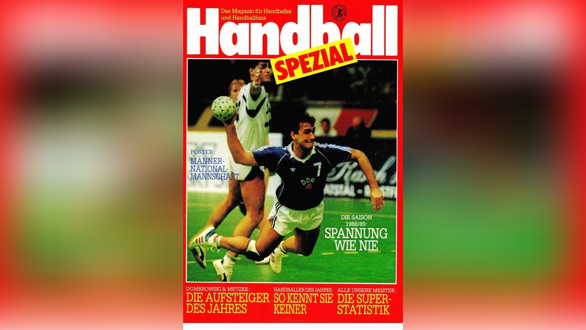 Dirk Schnell 1988 auf der Titelseite des erstmals farbig erschienen Handball-Saison-Magazins der DDR.  