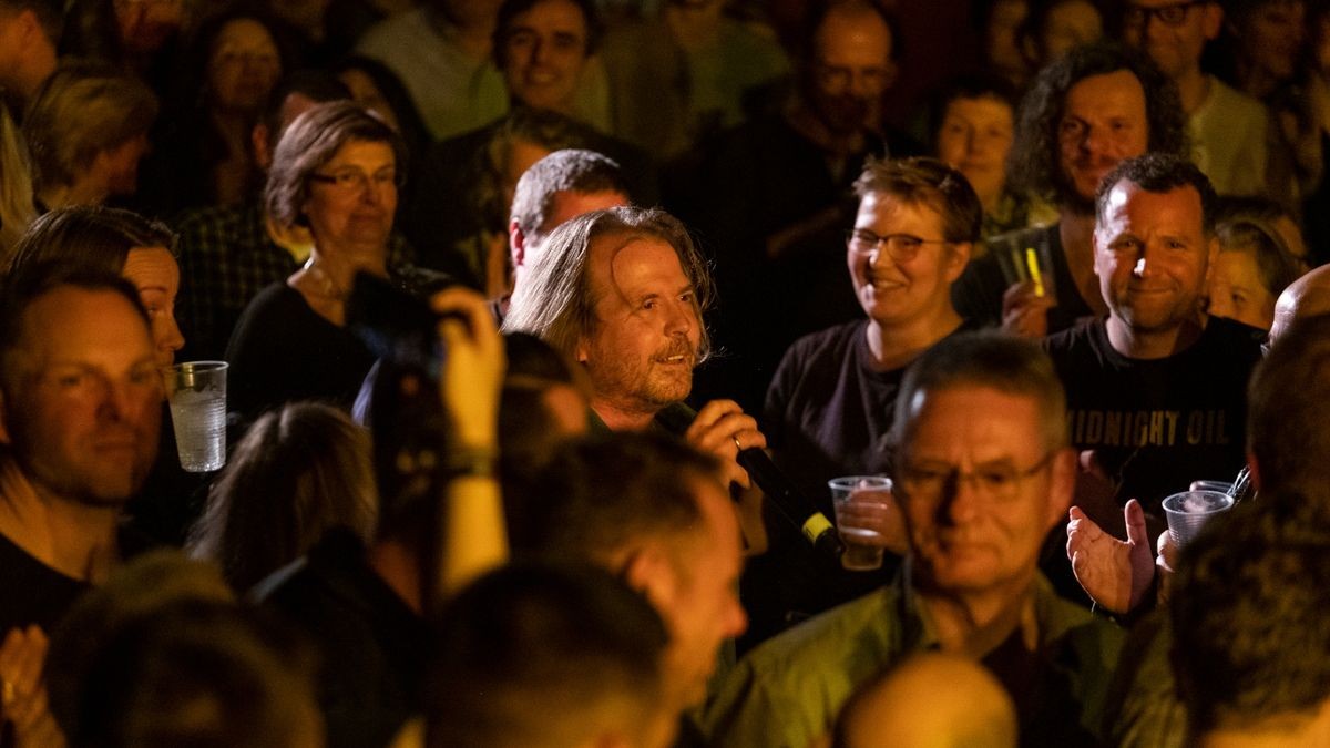 Anger 77 standen am Montagabend beim Weihnachts-Wunschkonzert im HsD mit Sigi, Kocher und vielen Gästen auf der Bühne.