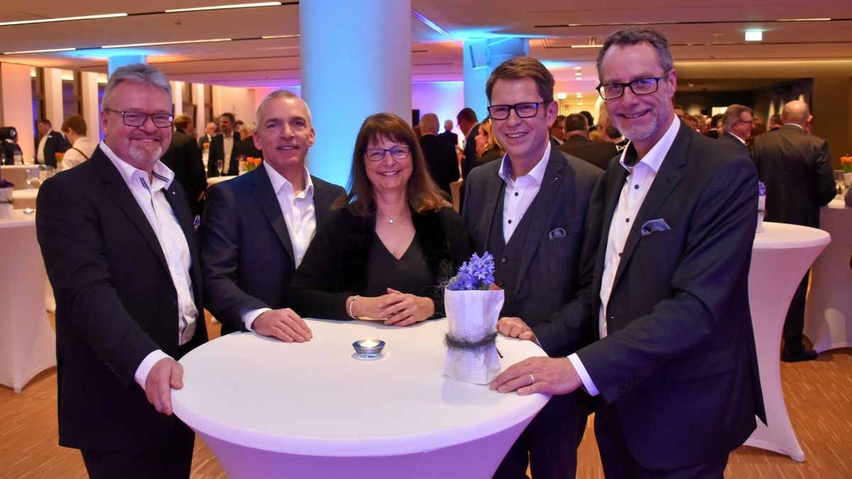 Men onamning forumida josuslik qilyapman Yoshlar va porno