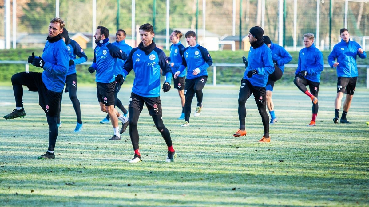 Neben anderen Teams nutzt auch die erste Wacker-Mannschaft den Albert-Kuntz-Sportpark. Dafür wird Miete fällig.