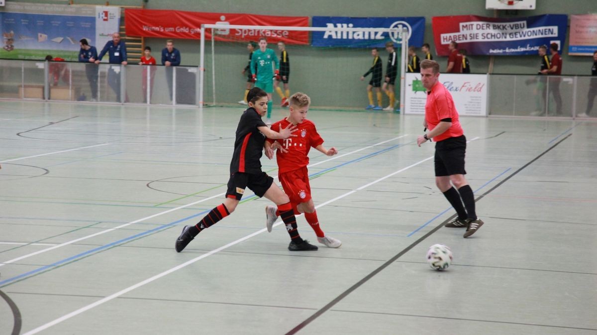 Allianz-Cup, Bundesligaturnier bei Eintracht Sondershausen spielte unter anderem Bayern München, RB Leipzig, 1899 Hoffenheim, Werder Bremen, Hertha BSC Berlin, Union Berlin, Dynamo Dresden, 1. FC Magdeburg, Hallescher FC, Rot-Weiß Erfurt, Hannover 96 und Eintracht Sondershausen.