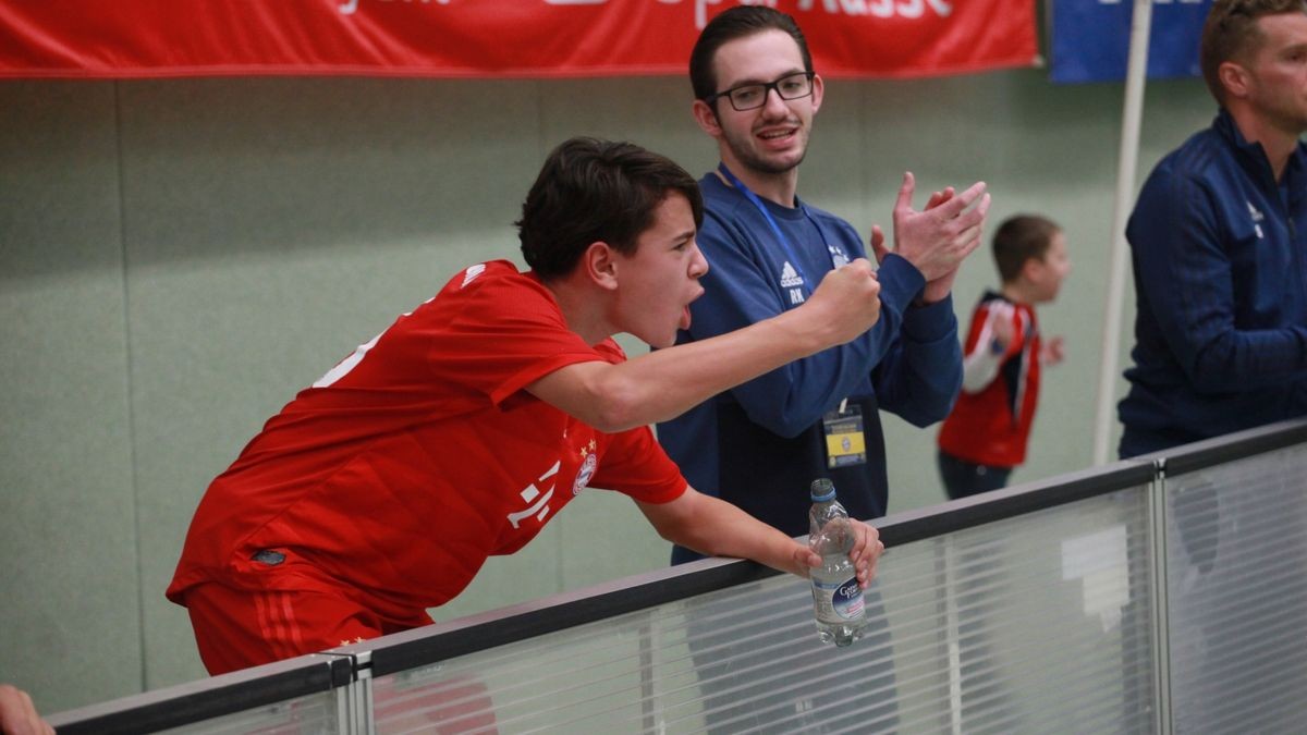 Allianz-Cup, Bundesligaturnier bei Eintracht Sondershausen spielte unter anderem Bayern München, RB Leipzig, 1899 Hoffenheim, Werder Bremen, Hertha BSC Berlin, Union Berlin, Dynamo Dresden, 1. FC Magdeburg, Hallescher FC, Rot-Weiß Erfurt, Hannover 96 und Eintracht Sondershausen.