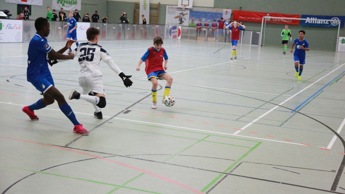 Allianz-Cup, Bundesligaturnier bei Eintracht Sondershausen spielte unter anderem Bayern München, RB Leipzig, 1899 Hoffenheim, Werder Bremen, Hertha BSC Berlin, Union Berlin, Dynamo Dresden, 1. FC Magdeburg, Hallescher FC, Rot-Weiß Erfurt, Hannover 96 und Eintracht Sondershausen.