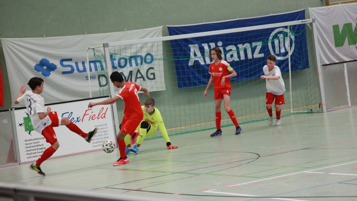 Allianz-Cup, Bundesligaturnier bei Eintracht Sondershausen spielte unter anderem Bayern München, RB Leipzig, 1899 Hoffenheim, Werder Bremen, Hertha BSC Berlin, Union Berlin, Dynamo Dresden, 1. FC Magdeburg, Hallescher FC, Rot-Weiß Erfurt, Hannover 96 und Eintracht Sondershausen.