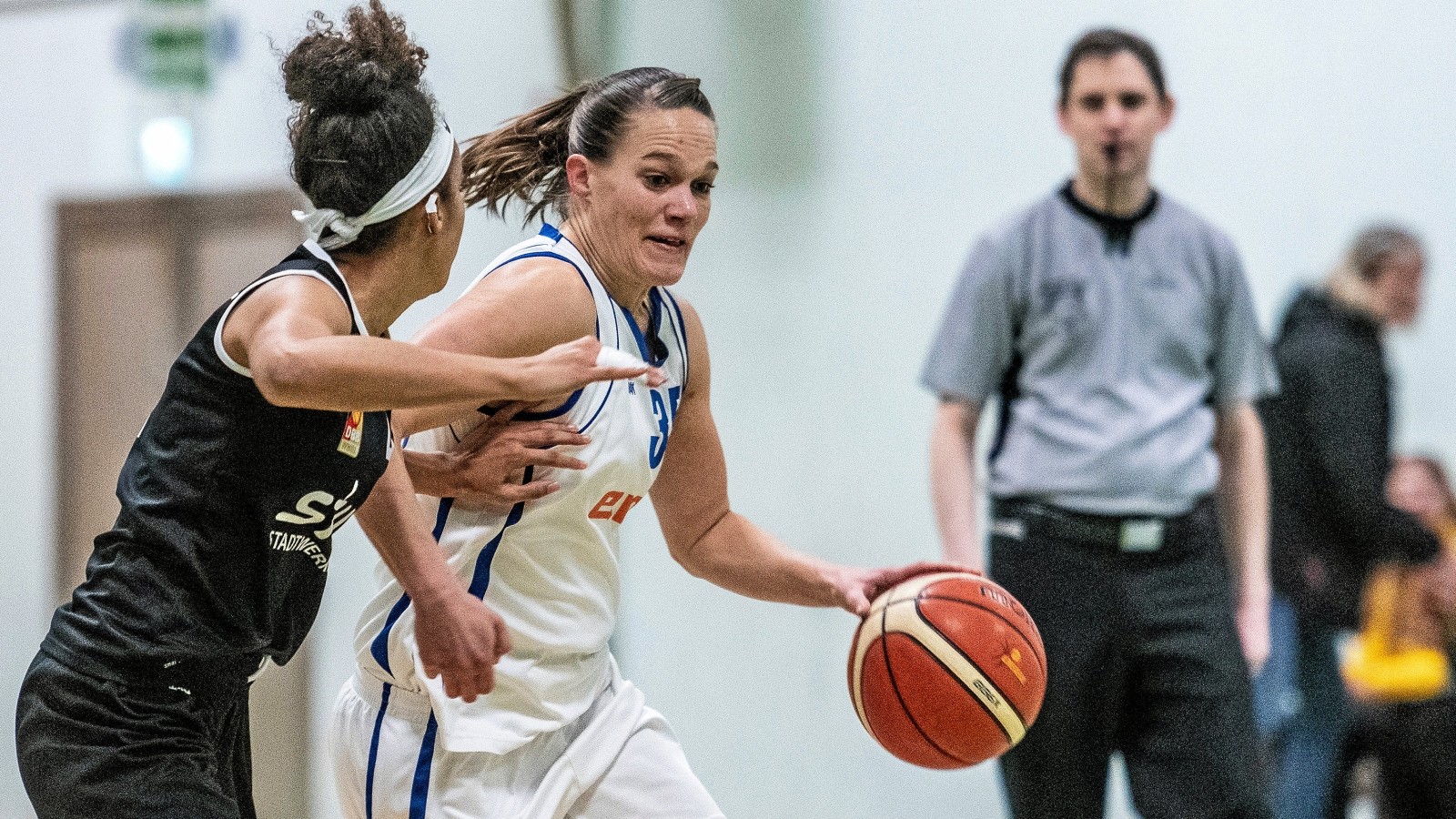 Die New Basket Oberhausen feiern Derbysieg gegen Herne