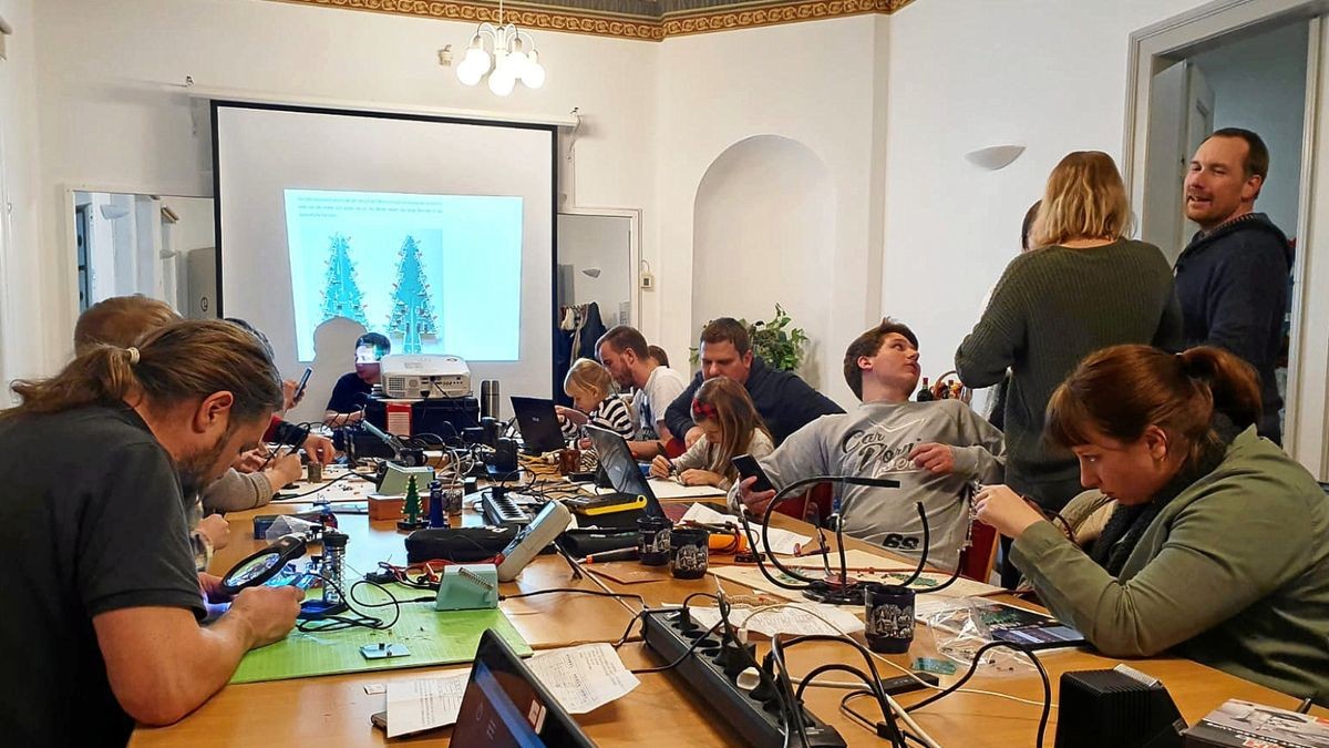 Im Elisabeth-Gymnasium Eisenach treffen sich Technikbegeisterte beim Verein Wak-Lab (Wartburg-Labor). 