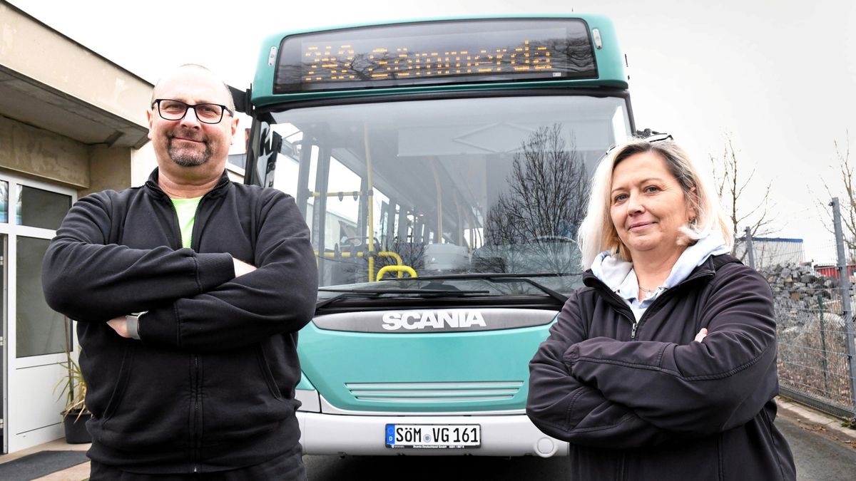 Die beiden Busfahrer Simone Huhnstock und Holger Sommer schätzen die neue Niederlassung der Verwaltungsgesellschaft (VWG) des ÖPNV Sömmerda mbH in Rastenberg.