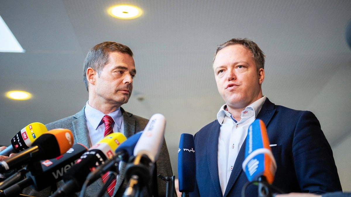 Mike Mohring, CDU-Fraktionsvorsitzender, und Mario Voigt bei einem Pressestatement