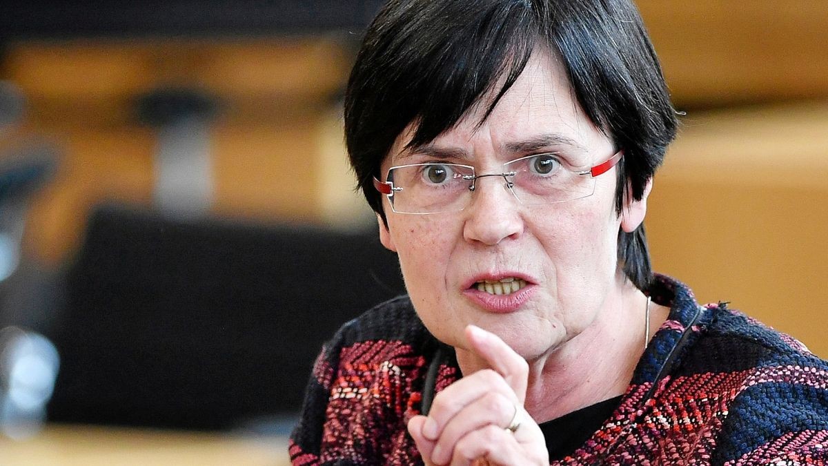 Bodo Ramelow hatte vorgeschlagen, dass Christine Lieberknecht als Übergangsministerpräsidentin fungiere. Die CDU stellte Bedingungen - nun rudert die ehemalige Regierungschefin zurück.