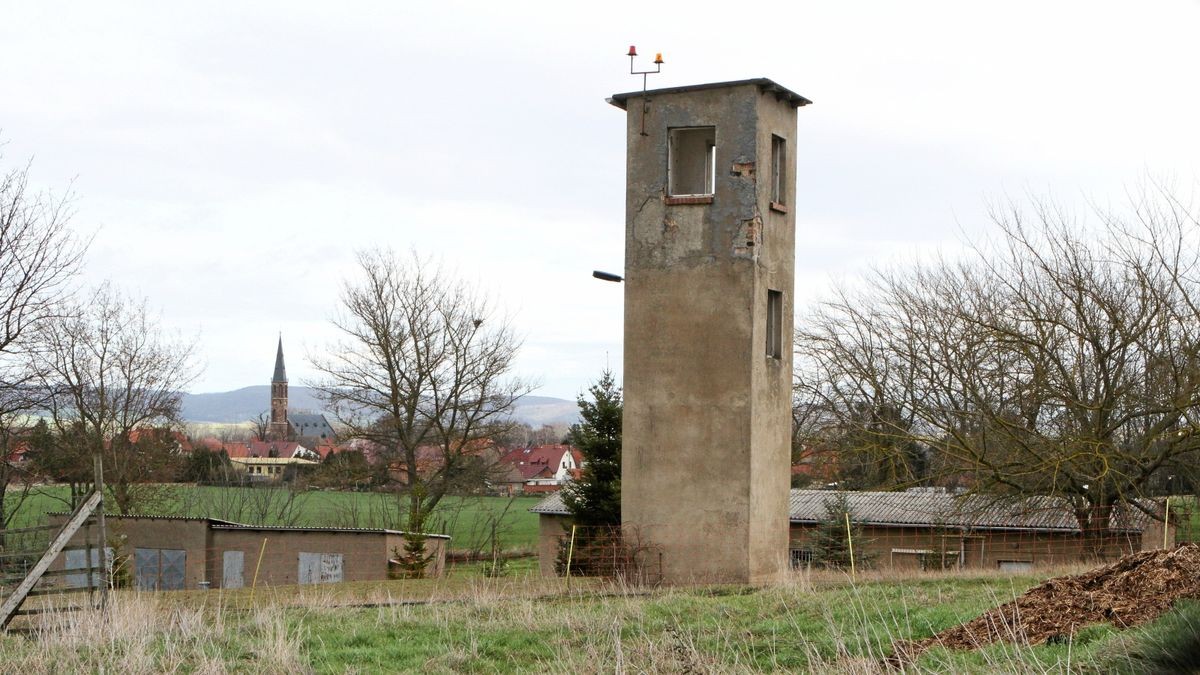 Der Turm am ehemaligen Schießplatz bei Gehofen wird als fledermausfreundliches Quartier umgestaltet.