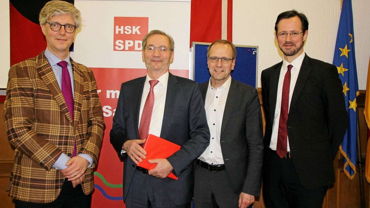 Wie ticken die Russen? Darüber sprachen (v.l.)  Reinhard Krumm, Matthias Platzeck, Bürgermeister Christof Bartsch und MdB Dirk Wiese