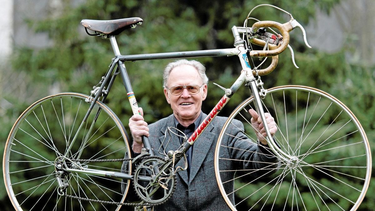 Not-OP mit 92 Jahren: Rad-Idol „Täve“ Schur vom Dach gefallen