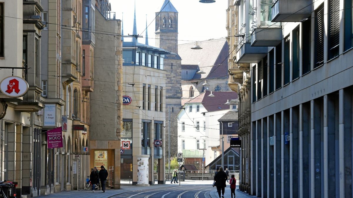 Ramelow spricht sich für eine vollständige Öffnung aller Geschäfte aus. Derzeit sind viele Läden, wie hier in Erfurt, geschlossen. 