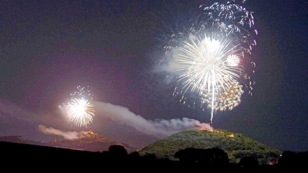 Das Feuerwerksspektakel Drei(n)schlag rund um die Drei Gleichen mit Konzert gibt es erst 2023 wieder.