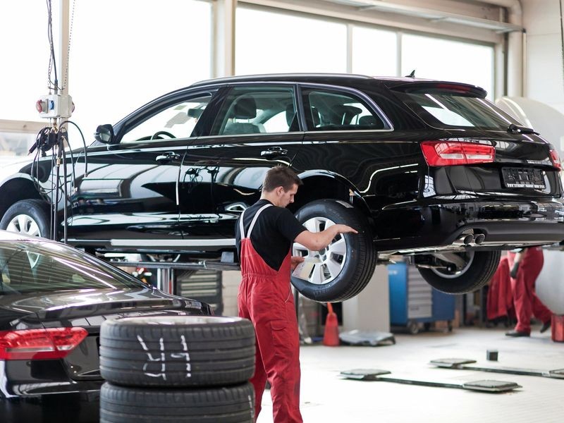 Wie Lange Darf Ein Auto In Der Werkstatt Stehen Schmöllner Werkstätten: Das Auto kann auch mal stehen