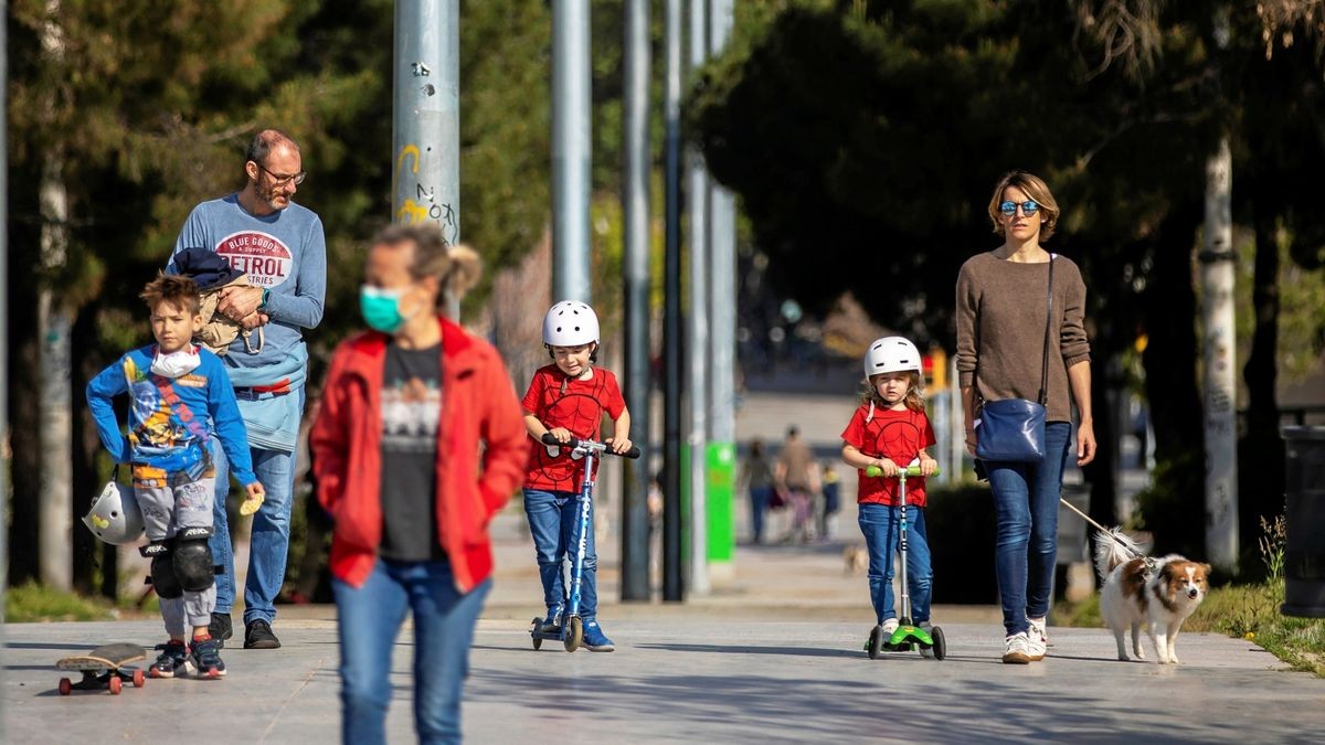 Die Thüringer Grünen-Fraktion warnt vor falschen Prioritäten bei den Corona-Lockerungen. Nach ihrer Ansicht sollten vor allem Familien und Kinder profitieren (Symbolbild). 