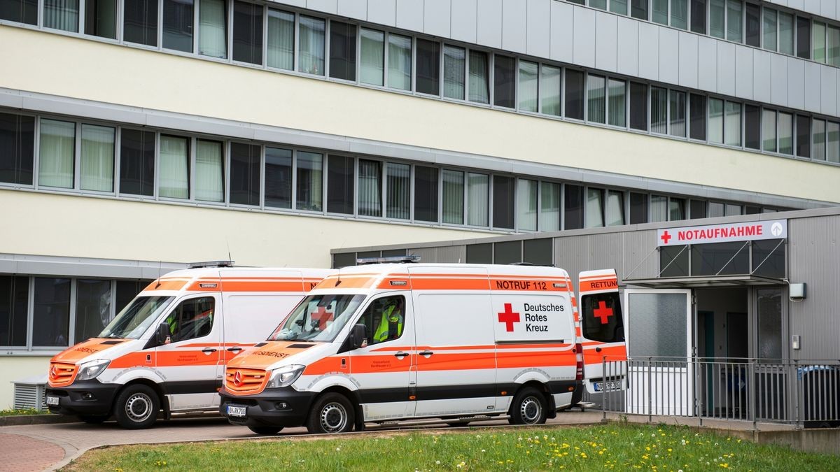 Zu sehen ist der Eingang zur Notaufnahme des Südharz-Klinikums in Nordhausen.