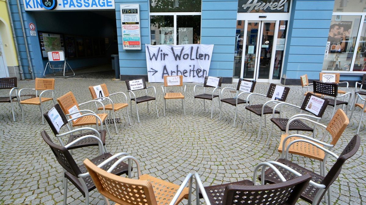 Gastronomen in Greiz demonstrierten am 1. Mai für eine baldige Öffnung.