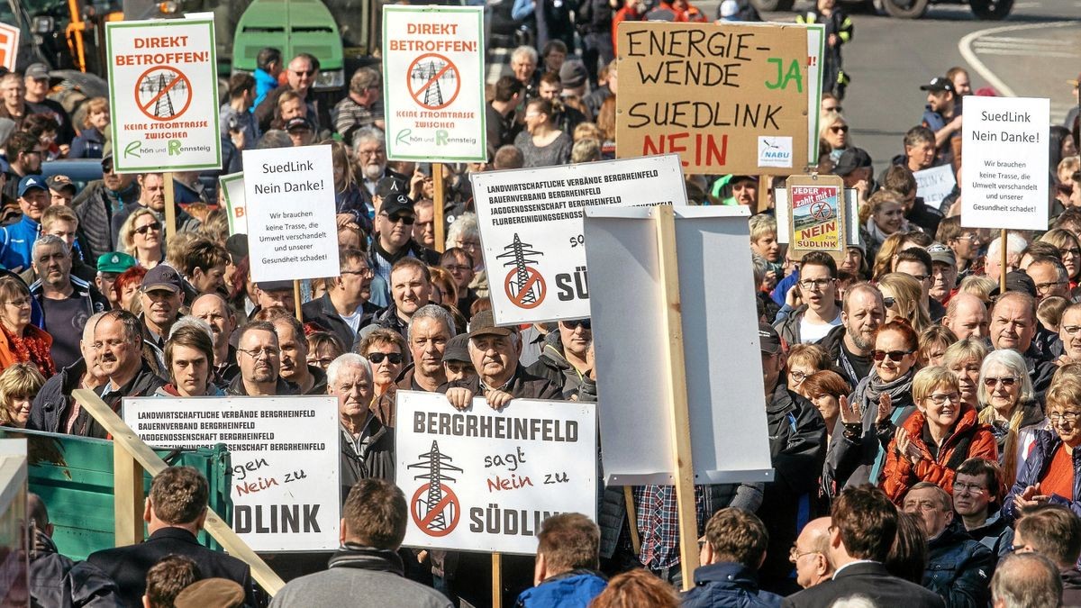 Fambach: Zahlreiche Menschen zeigen bei der Demonstration 