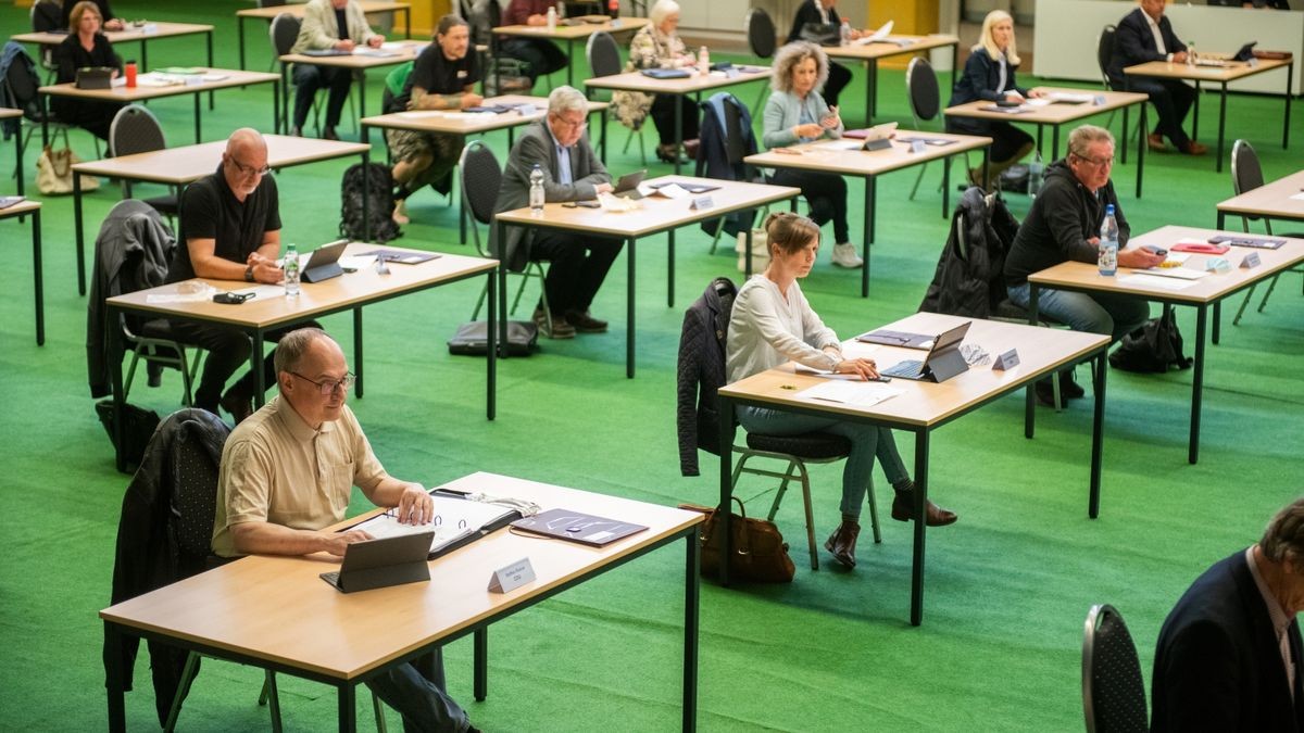 Um den Hygienebestimmungen wegen der Corona-Pandemie gerecht zu werden, fand die 7. Sitzung des Stadtrates von Nordhausen am Mittwoch, den 20. Mai, in der Ballspielhalle statt.