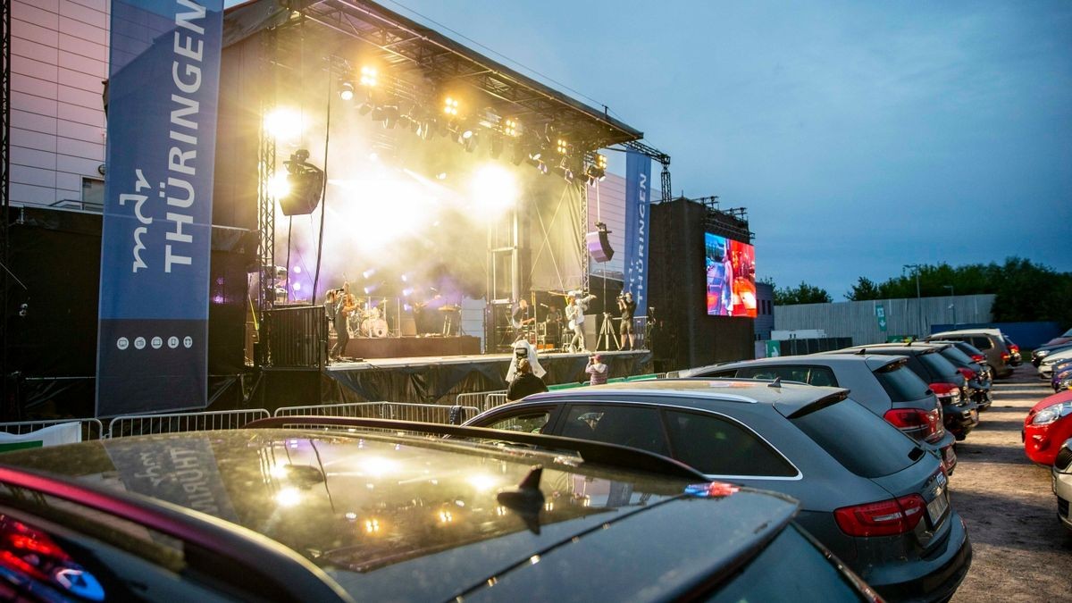 Ein ausverkauftes Autokonzert gab Max Giesinger am Freitagabend auf der Messe Erfurt.