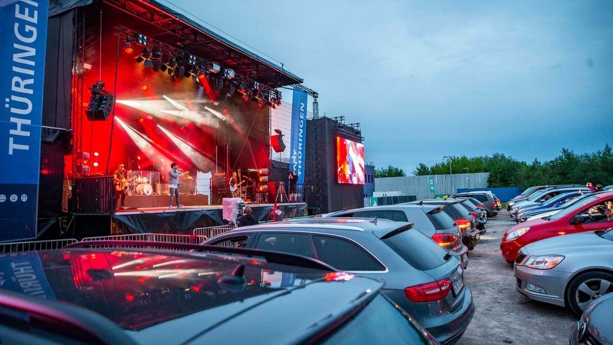 Ein ausverkauftes Autokonzert gab Max Giesinger am Freitagabend auf der Messe Erfurt.