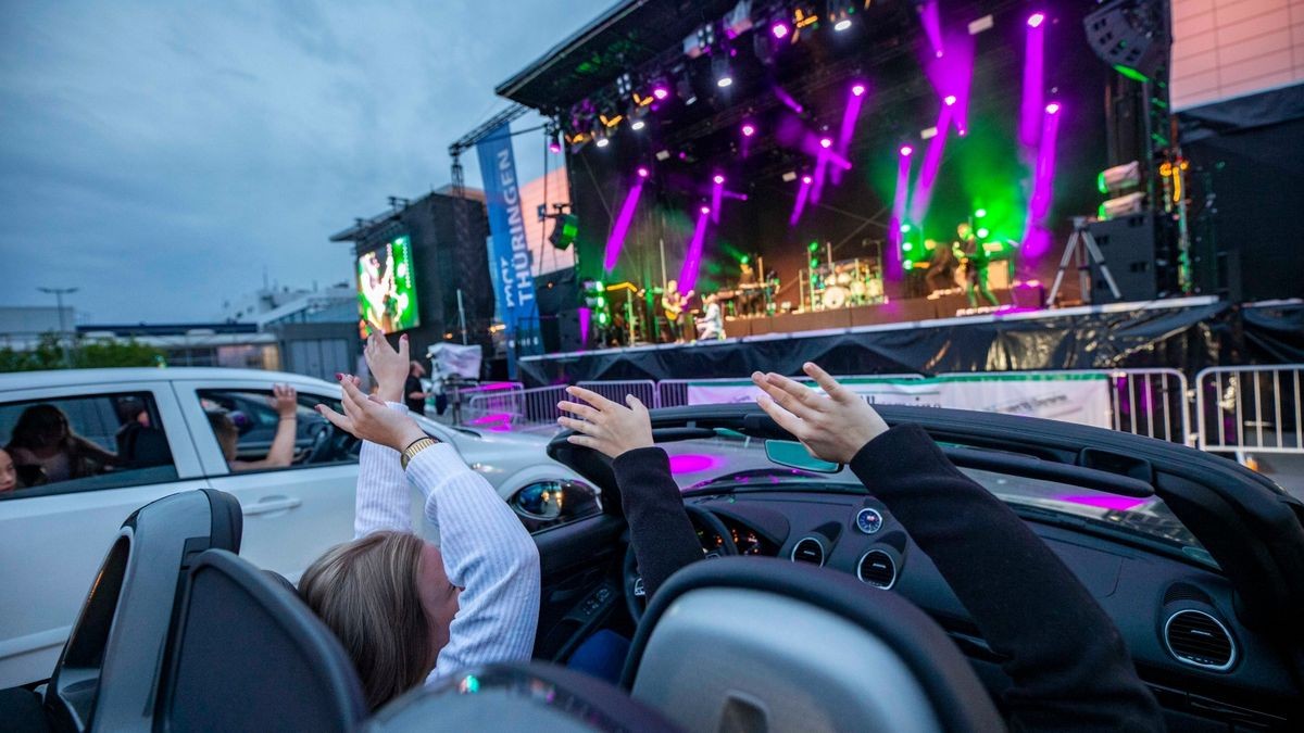 Ein ausverkauftes Autokonzert gab Max Giesinger am Freitagabend auf der Messe Erfurt.